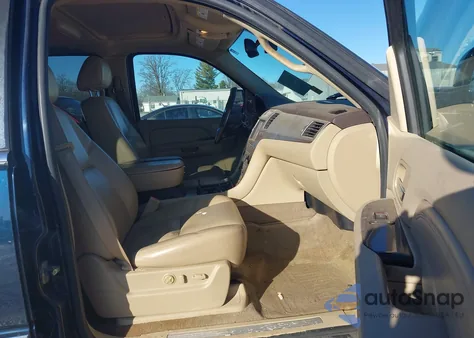 2009 Cadillac Escalade Standard из США, поврежденный, VIN 1GYFK23269R291832